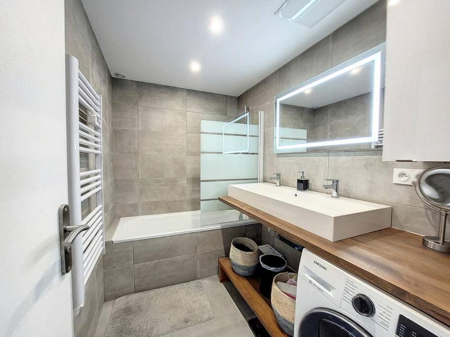 Appartement Duplex En Rez De Jardin à Neuville-sur-Saône Extérieur photo